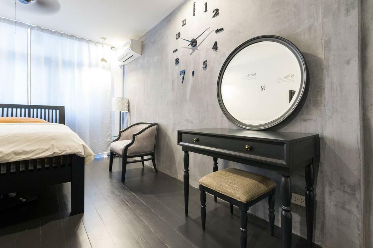196 Oldtown Chic Hostel Bangkok Bagian luar foto