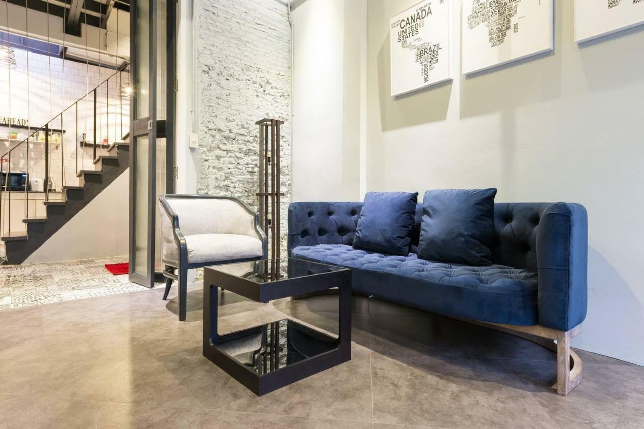 196 Oldtown Chic Hostel Bangkok Bagian luar foto