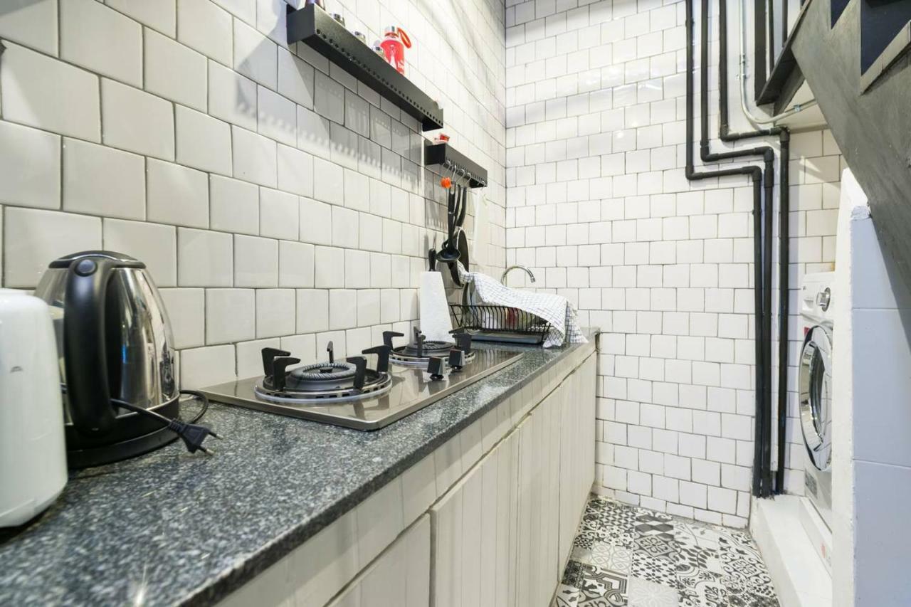 196 Oldtown Chic Hostel Bangkok Bagian luar foto