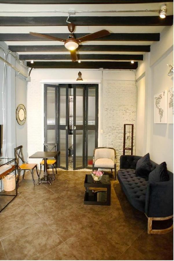 196 Oldtown Chic Hostel Bangkok Bagian luar foto